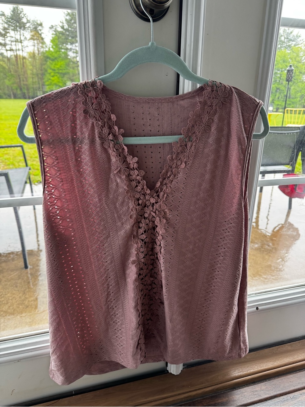 Sleeveless Lace-Trim V-Neck Top - Dusty Rose